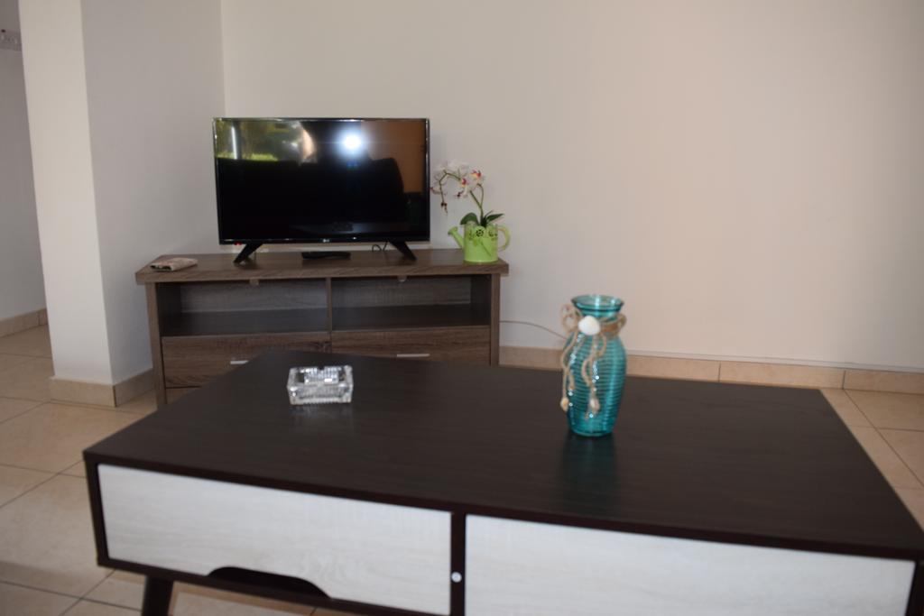 Diana Apartment Пафос Экстерьер фото