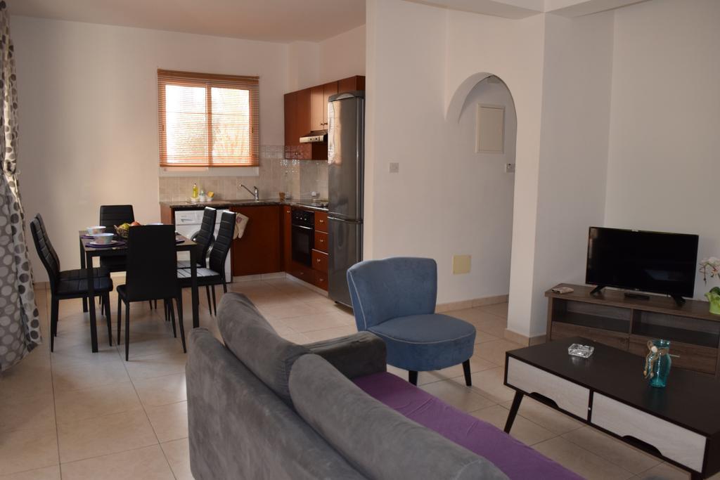Diana Apartment Пафос Экстерьер фото