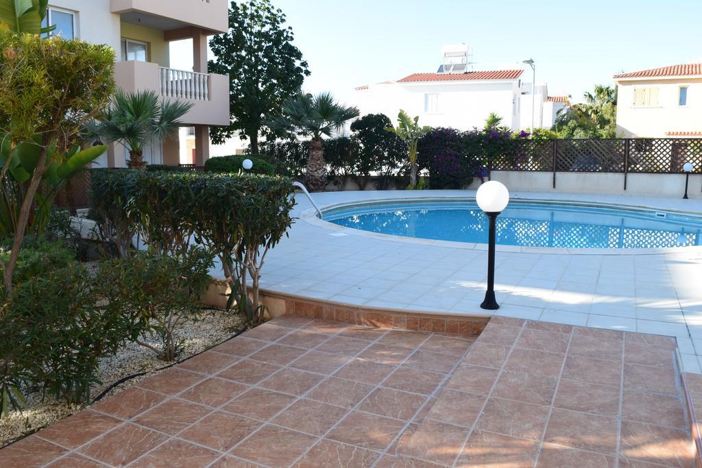 Diana Apartment Пафос Экстерьер фото